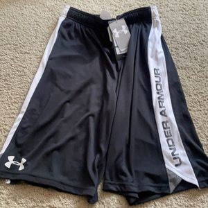 Boys Youth large UA Shorts